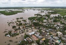 Maharashtra anuncia un paquete de ayuda para inundaciones de 31.628 millones de rupias, pero los agricultores exigen la exención del préstamo