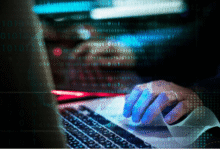 Informe, revise, proteja: los tres pasos para las experiencias en línea más seguras con Scambusters