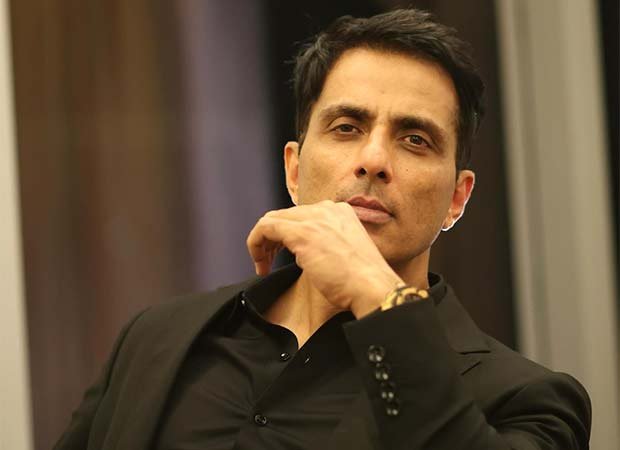 Sonu Sood compra un terreno de 1,05 millones de rupias en Panvel con su hijo Ishaan: Informe: Bollywood News Sonu Sood compra un terreno de 1,05 millones de rupias en Panvel con su hijo Ishaan: Informe: Bollywood News