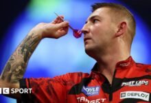 Nathan Aspinall lanzó dos nueve dardos pero perdió la final cuando Luke Littler fue eliminado temprano