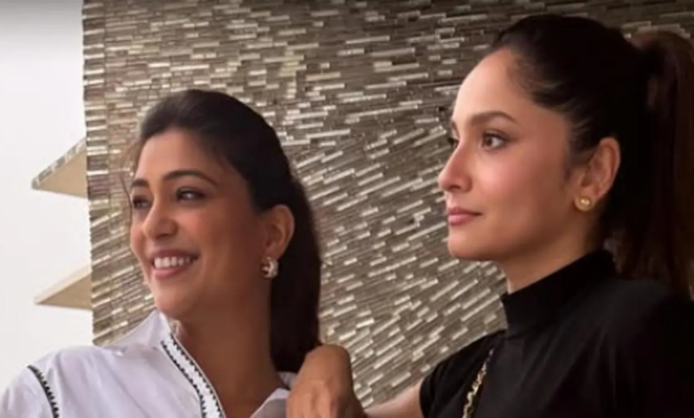 BFF Neha sorprendió a su marido con una guirnalda de flores en su cumpleaños BFF Neha sorprendió a su marido con una guirnalda de flores en su cumpleaños