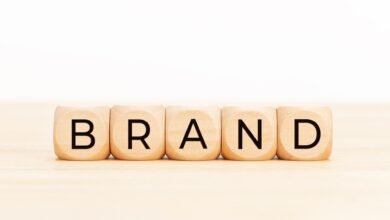 La primera aplicación de diseño de la marca para actualizar la identidad comercial.