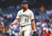 Brandon Woodruff no está en una lista de NLDS; No sé la fecha de retorno