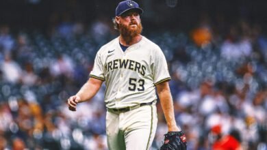 Brandon Woodruff no está en una lista de NLDS; No sé la fecha de retorno