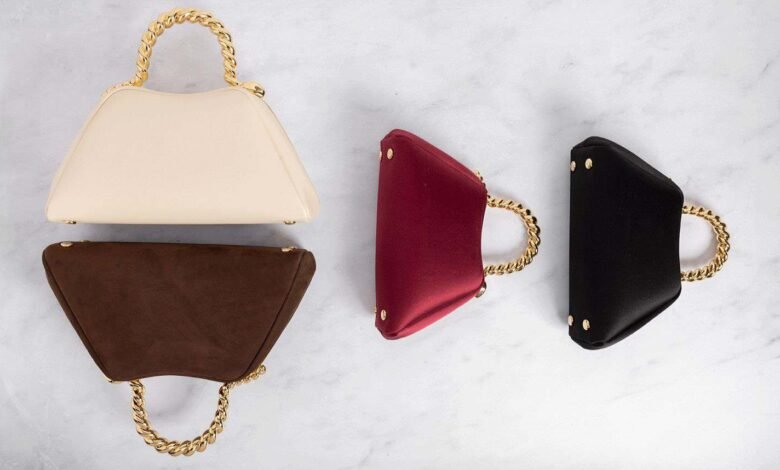 Mary Katrantzou elige a Géraldine Guyot para diseñar la colección de bolsos de Bvlgari Mary Katrantzou elige a Géraldine Guyot para diseñar la colección de bolsos de Bvlgari