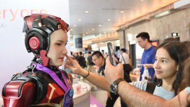 Cabezas incorpóreas, masajes robóticos y piel artificial: dentro de una exposición china que ofrece una escalofriante ventana al futuro