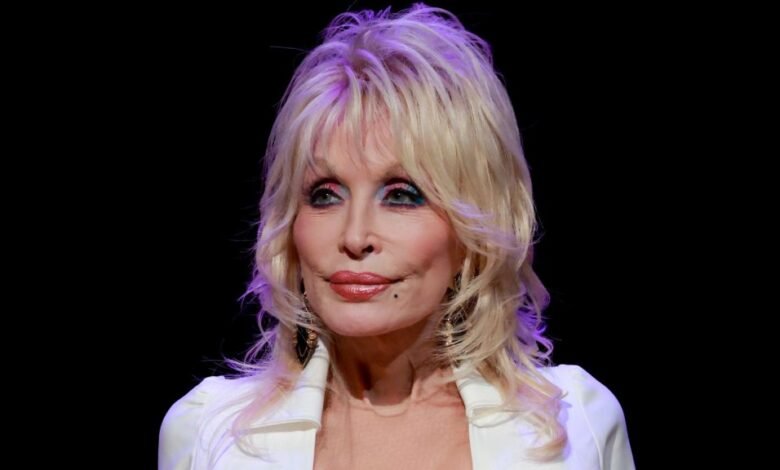 La hermana de Dolly Parton le pidió al cantante que rezara en el “desafío de la salud” La hermana de Dolly Parton le pidió al cantante que rezara en el “desafío de la salud”