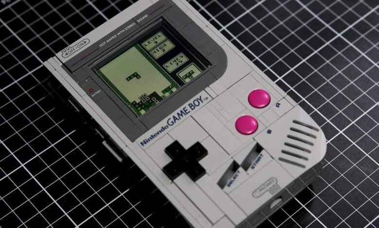 LEGO Game Boy se lanzó esta semana, y alguien ya lo ha modificado para jugar juegos reales