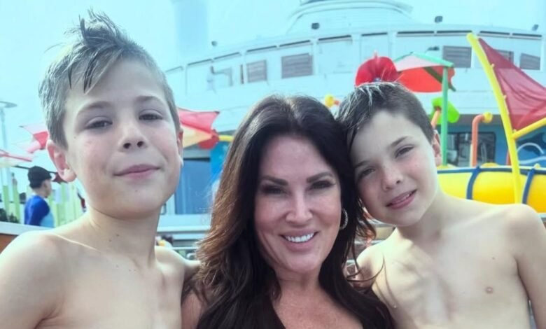 Emily Simpson, de RHOC-by 10 años, ‘puede caer en discapacidad’ aclarando
