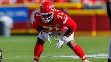 Los Chiefs guardan silencio sobre la condición de Josh Simmons después de que el tackle izquierdo se perdiera repentinamente el juego contra los Lions debido a problemas personales.