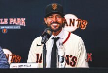 Tony Vitello da un paso difícil de la universidad al MLB Dugout como manager de los Giants