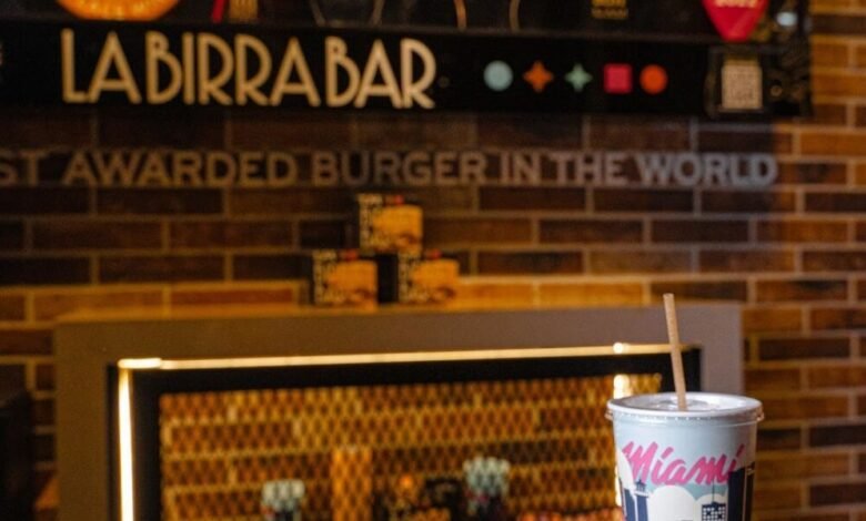 La Birra Bar lleva sus galardonadas hamburguesas argentinas a EE.UU. ganando en el sur de Florida La Birra Bar lleva sus galardonadas hamburguesas argentinas a EE.UU. ganando en el sur de Florida