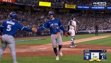 La entrada de cuatro carreras de los Azulejos amplió su ventaja a 6-1 sobre los Yankees en la ALDS