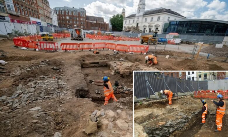 Se descubre una espeluznante mazmorra “vil” que contiene secretos de 2.000 años de antigüedad debajo de la concurrida plaza del mercado del Reino Unido Se descubre una espeluznante mazmorra “vil” que contiene secretos de 2.000 años de antigüedad debajo de la concurrida plaza del mercado del Reino Unido