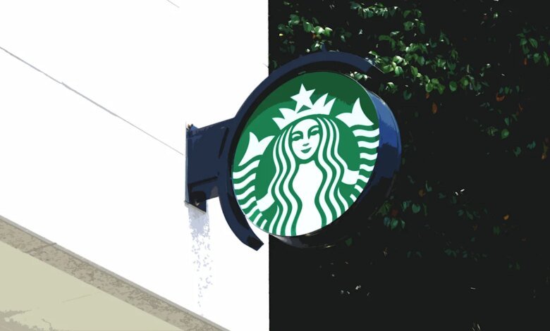 El ex personal de Starbucks recurrió a Tiktok después de estar desempleado en medio de cientos de veces.