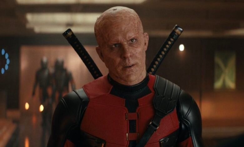 Paramount le pagó a Ryan Reynolds una suma sorprendentemente grande para que Deadpool pudiera hacer una broma sobre John Candy. Paramount le pagó a Ryan Reynolds una suma sorprendentemente grande para que Deadpool pudiera hacer una broma sobre John Candy.