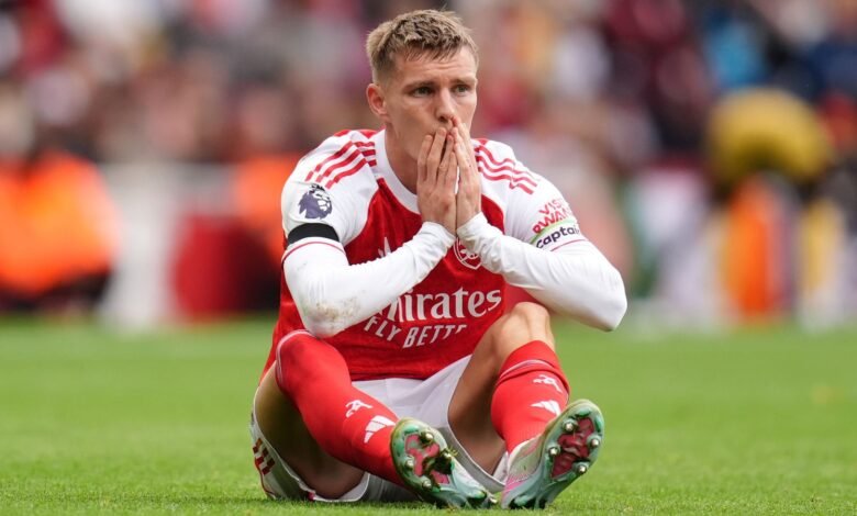 Martin Odegaard permanece con una rodilla en una doble y Declan Rice también está herida cuando el Arsenal es atacado por más lesiones en Win West Ham | Noticias de fútbol