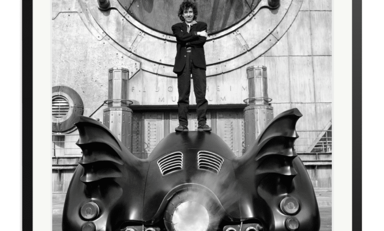 Tim Burton en impresión enmarcada del Batimóvil Tim Burton en impresión enmarcada del Batimóvil