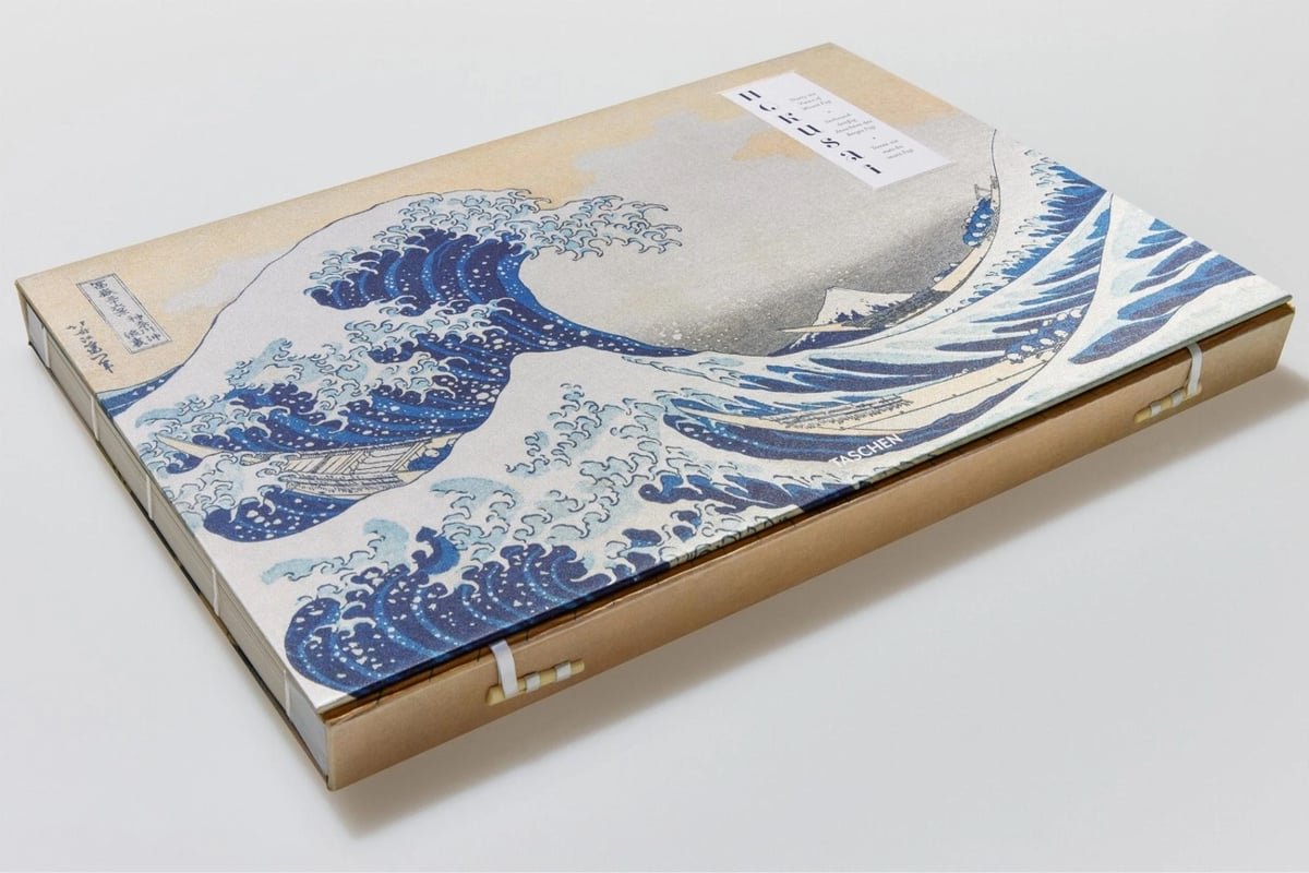 taschen-hokusai-01.jpg