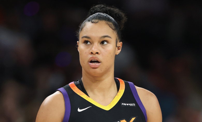 Finales de la WNBA 2025: la delantera de Mercury, Satou Sabally, abandona el tercer juego con una lesión en la cabeza. Finales de la WNBA 2025: la delantera de Mercury, Satou Sabally, abandona el tercer juego con una lesión en la cabeza.