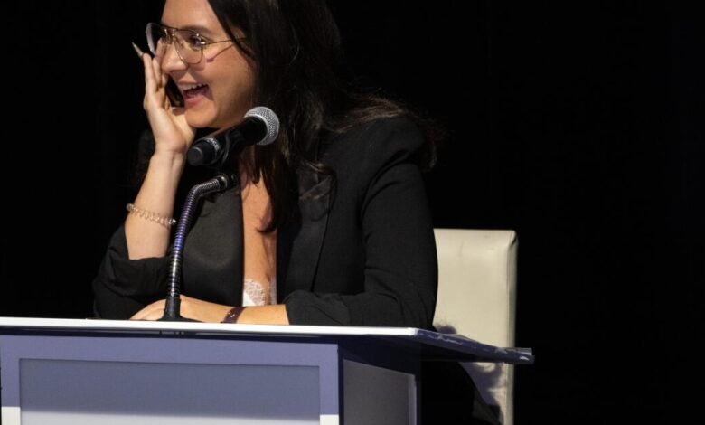 El cofundador de Free Press, Bari Weis, anuncia el nombre del editor en jefe de CBS News