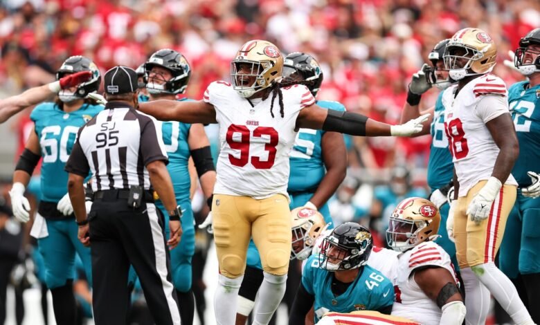 49ers DL Kalia Davis para cirugía en manos rotas