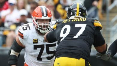 Joel Bitonio: El estadio Acrisure es ‘el peor campo en el que he jugado’