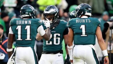 Saquon Barkley, AJ Brown, Jalen Hurts se reúnen para intentar arreglar la ofensiva