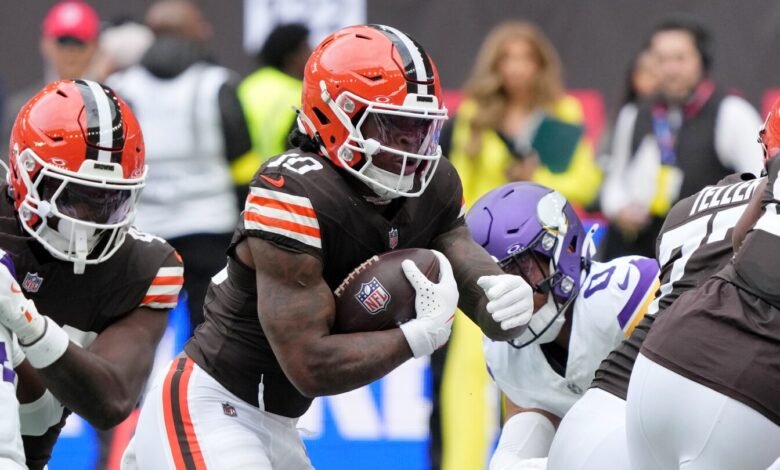 Mike Tomlin: Debemos prepararnos para la “espalda completa” Quinshon Judkins.