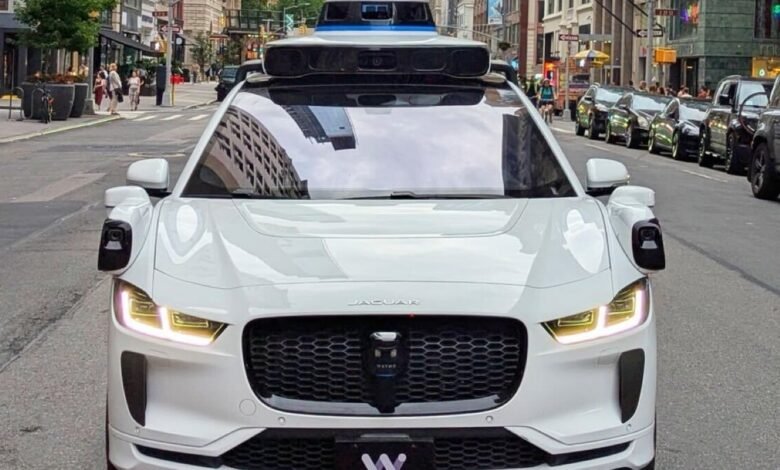 Waymo puede seguir probando robotaxis en Nueva York hasta finales de 2025