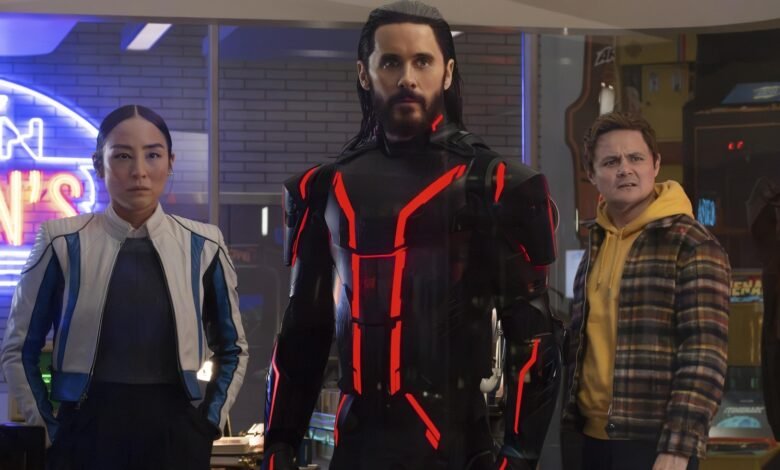‘TRON: Ares’ encabeza la taquilla pero faltan expectativas con su debut de 33,5 millones de dólares ‘TRON: Ares’ encabeza la taquilla pero faltan expectativas con su debut de 33,5 millones de dólares