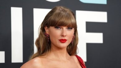 Los fanáticos de Taylor Swift acuden al museo para ver una pintura que hace eco del video de ‘El destino de Ofelia’