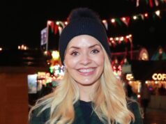 Holly Willoughby sonríe mientras ‘Estrictamente lista para albergar’ protagoniza Winter Wonderland