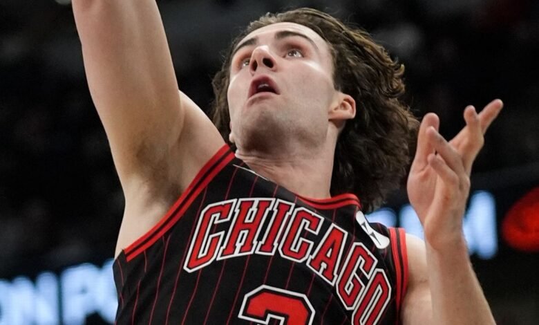 Josh Giddey anotó 32 goles para ayudar a los Bulls a mantenerse invictos en la victoria sobre los Knicks. Josh Giddey anotó 32 goles para ayudar a los Bulls a mantenerse invictos en la victoria sobre los Knicks.