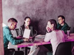 Esta es la verdadera diferencia entre dirigir una agencia de relaciones públicas y hacerlo solo