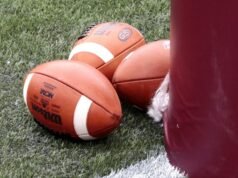 El entrenador de ‘Last Chance U’, John Beam, murió después de recibir un disparo, dijo la policía