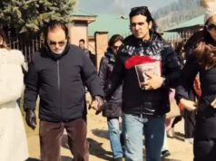 Sanjay Khan comparte un emotivo video mientras la familia se deshace de los restos de Zareen Khan; Zayed Khan colapsó noticias de películas hindi