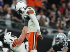 Shedeur Sanders brilla en la victoria; Mother Browns QB titular