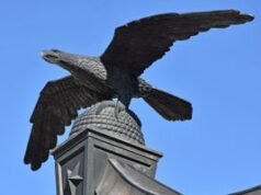 Monumento a Eagle Gate en Salt Lake City, Utah