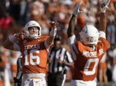 Arch Manning anotó seis puntos mientras el No. 17 Texas se pegaba a Arkansas