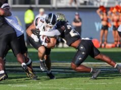 UCF se recuperó de 14 en contra cuando Dylan Wade llevó a los Caballeros a superar a Oklahoma State