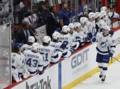 Brandon Hagel, Tampa Bay tomó una ventaja temprana, manteniendo a raya a los Capitals