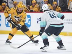 Sidney Crosby registró su juego número 500 de múltiples puntos, pero los Pens perdieron ante el Kraken en tiempo extra