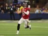 El mariscal de campo de los Bucs, Baker Mayfield (hombro izquierdo), salió temprano contra los Rams