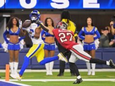Davante Adams atrapa 2 pases de touchdown mientras los Rams derrotan a los Buccaneers