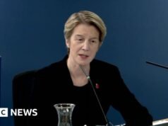 El Tesoro ha bloqueado pedidos de 10.000 camas del NHS, según la investigación de Covid