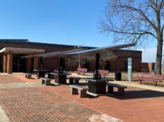 Sunbolt es líder en estaciones de trabajo de energía solar en campus educativos