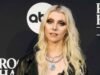 Taylor Momsen reflexiona sobre la grabación de canciones navideñas cuando era niña