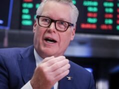 El director ejecutivo de Delta critica el cierre “imperdonable” que provocó cancelaciones de vuelos y que los empleados realizaran trabajos muy estresantes sin remuneración