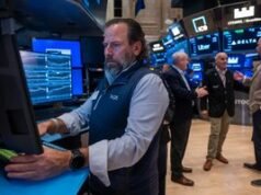 El Dow Jones cae a medida que el gobierno reabre y se avecinan lagunas de datos